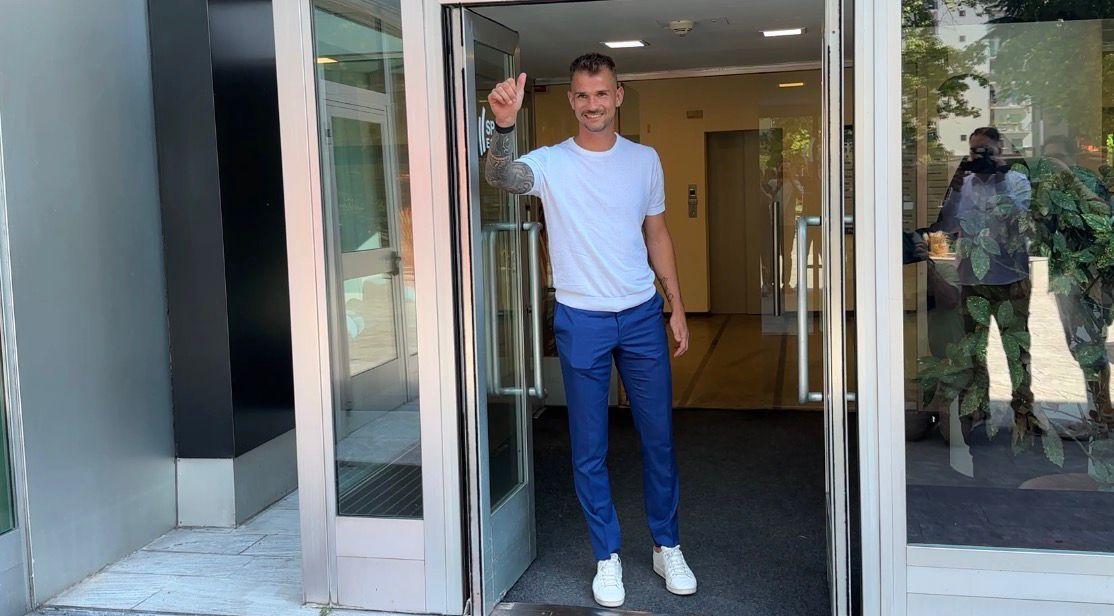 Inter, Provedel è in sede per la firma sul contratto: le immagini