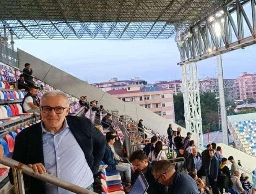 FOTO - Catanzaro, il ds Magalini assiste a Crotone-Foggia