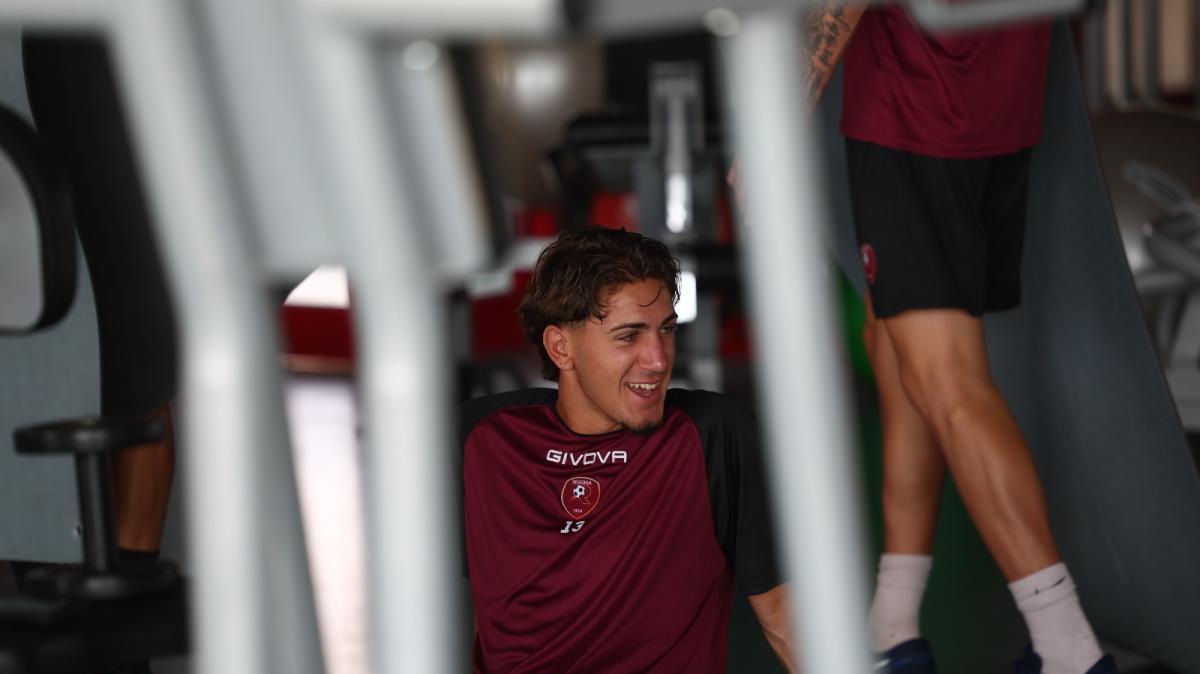 Reggina, terzo giorno a Cantalupa: doppia seduta tra palestra e campo