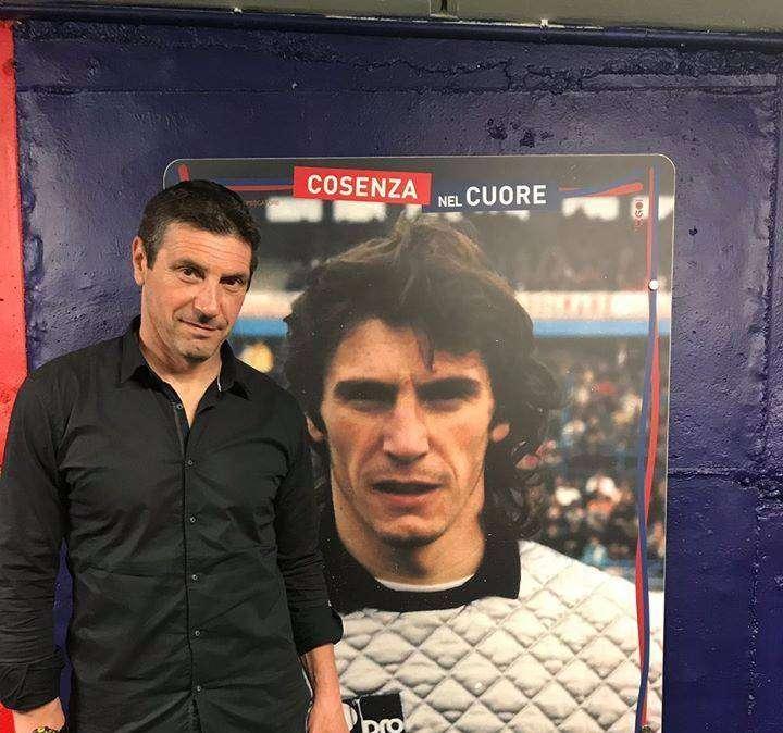 Trionfo Cosenza, parla l’ex Simoni : ‘squadra coraggiosa e ben messa in campo da Occhiuzzi ‘