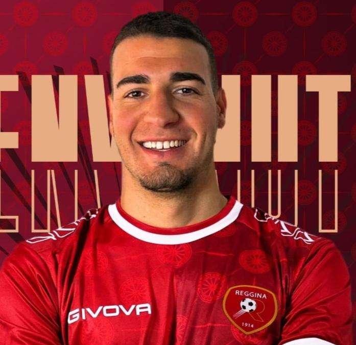 Reggina, UFFICIALE: arriva il difensore Thiago Capomaggio 