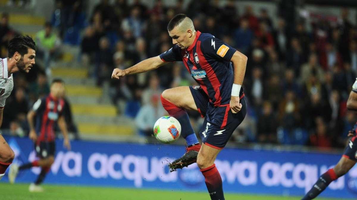 UFFICIALE - Crotone, Golemic saluta e vola in Arabia Saudita
