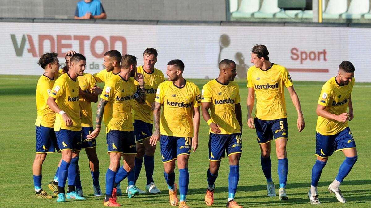 Diaw sorprende la Reggina. Inutile assalto finale. Finisce 1-0 per il Modena 