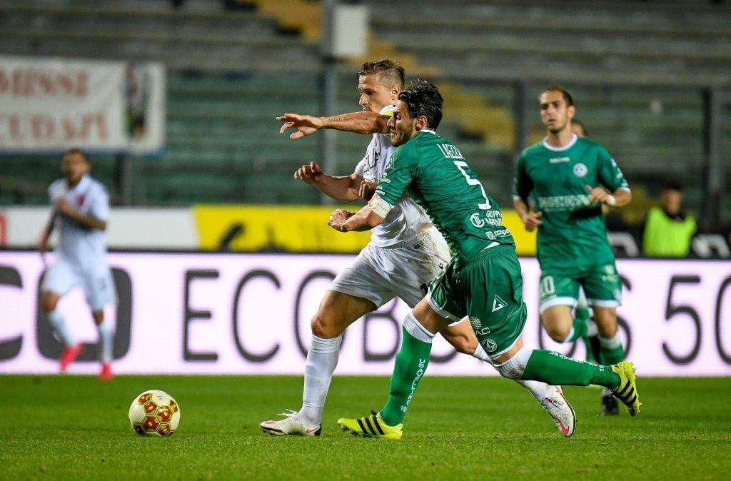 Catanzaro, pareggio che sa di rimpianto al “Partenio”; 0-0 il finale