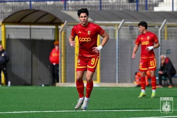Paura prima di Benevento-Catanzaro: malore per Gabriel Arditi, l’attaccante si riprende