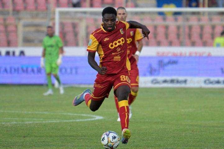 Intrigo Cisse': trattativa Verona-Psv per la cessione 