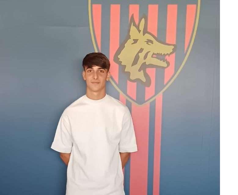 Il Catanzaro pesca nel vivaio del Cosenza: arriva il capitano Curatelo