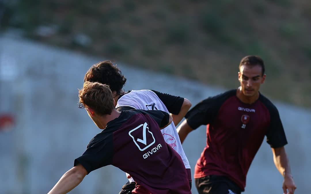 Reggina, seconda doppia seduta a Cantalupa: 1-1 nella partitella, amaranto vittoriosi ai rigori