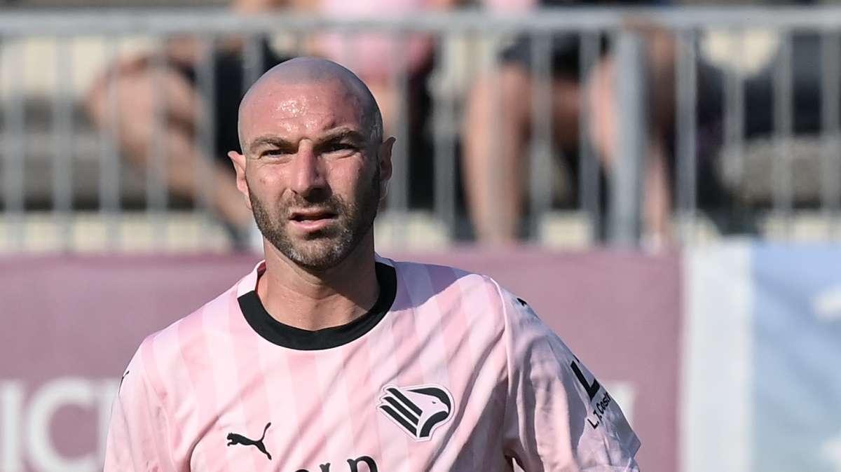 Cosenza, Lucioni fissa l’obiettivo: “Dobbiamo salvarci”