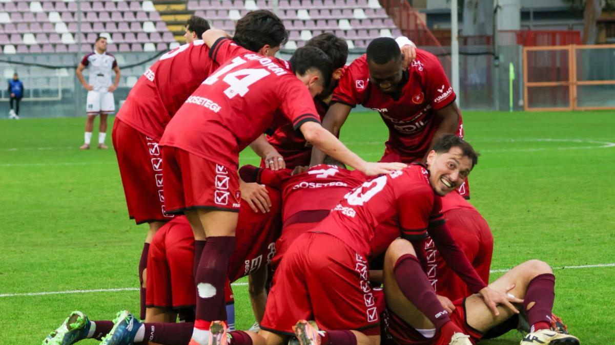 Reggina 2026/27, squadra in costruzione: tra partenze, conferme e nuovi volti