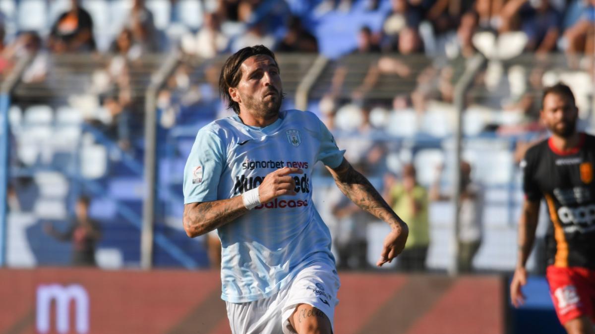 Reggina, l’agente di Patierno fa chiarezza: il futuro dell’attaccante è ancora in bilico