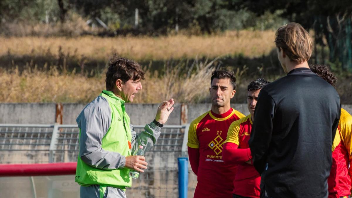Catanzaro, Mignani dopo il pari con il Benevento: «La squadra ha reagito, il risultato è giusto»