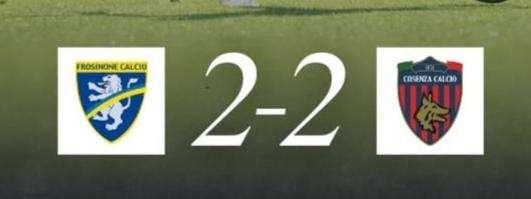 Cosenza beffato nel recupero, finisce 2-2 a Frosinone