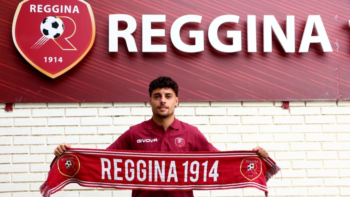 Reggina, ufficiale l’arrivo di Michele Guida: l’attaccante vestirà amaranto