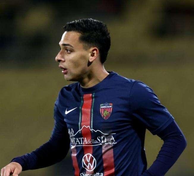 Rizzo Pinna saluta Cosenza: il giocatore passa all'Ascoli