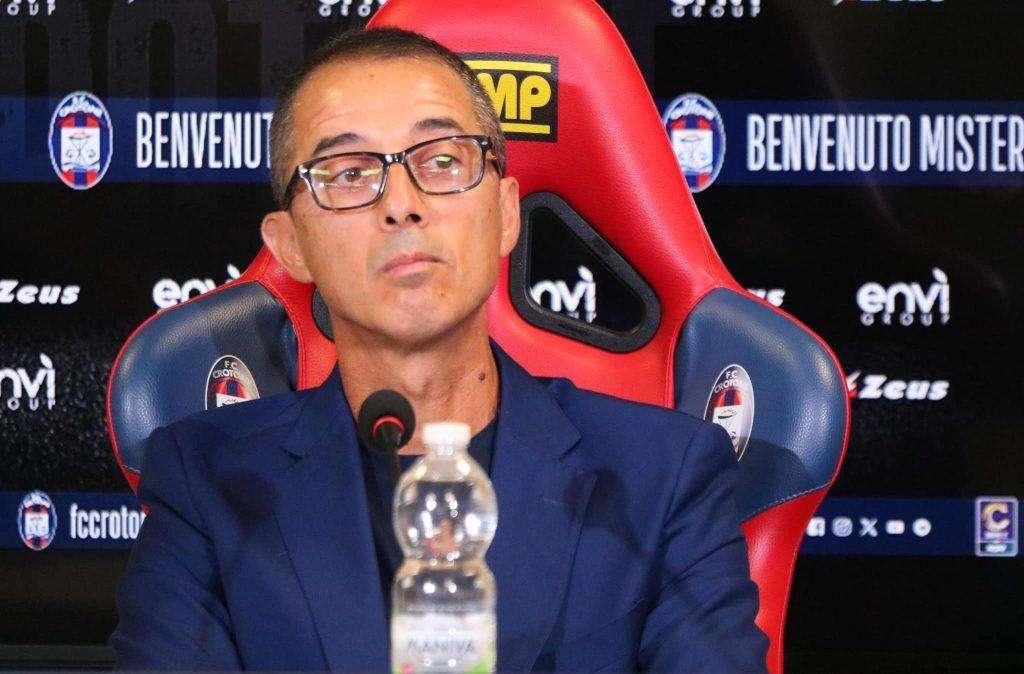 Crotone umiliato a domicilio, l'Avellino rifila un poker agli uomini di Longo