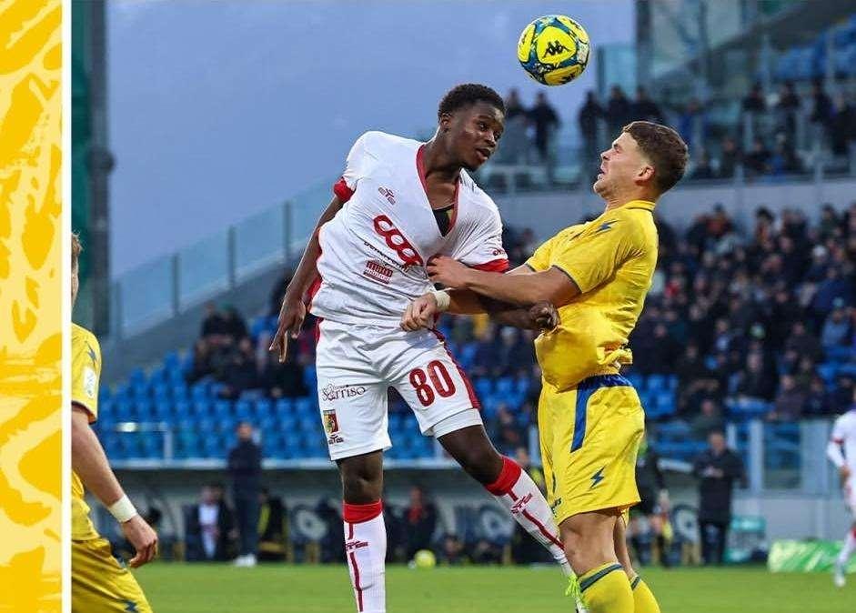Frosinone 2-0 Catanzaro, partita decisa dagli episodi: cronaca e tabellino