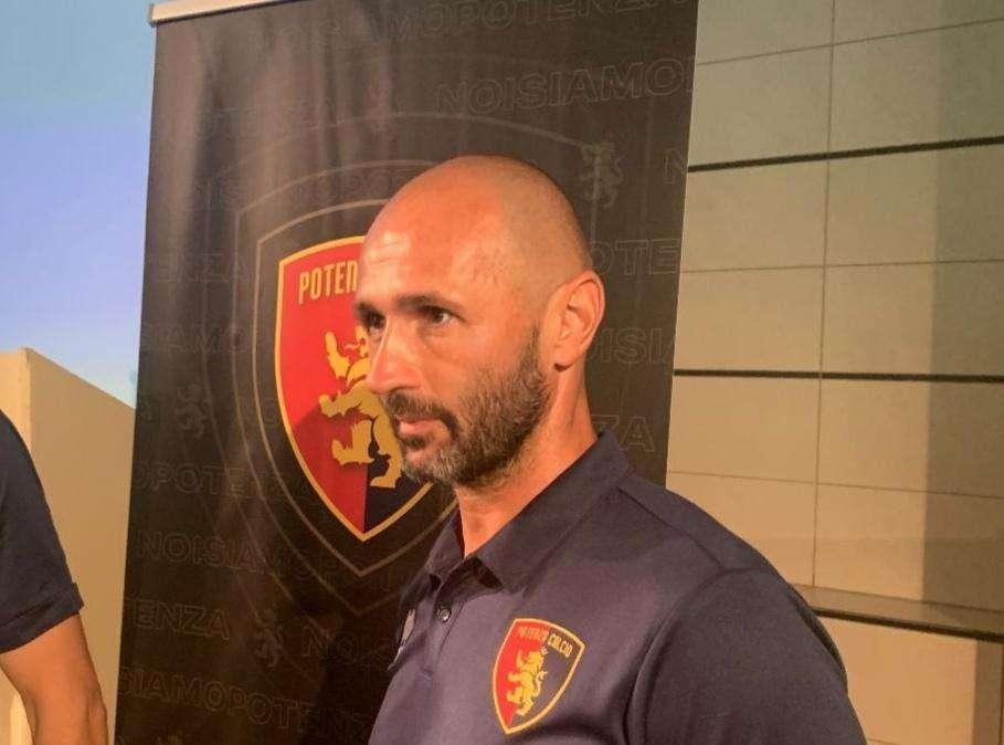 Finisce l'avventura del diesse Natino Varrà al Potenza 