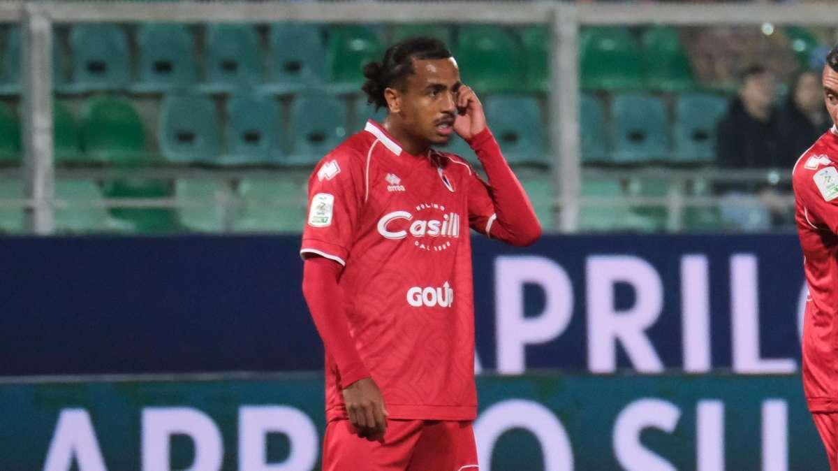 Catanzaro, Dorval si presenta: “Piazza importante, voglio dare tutto per la squadra”