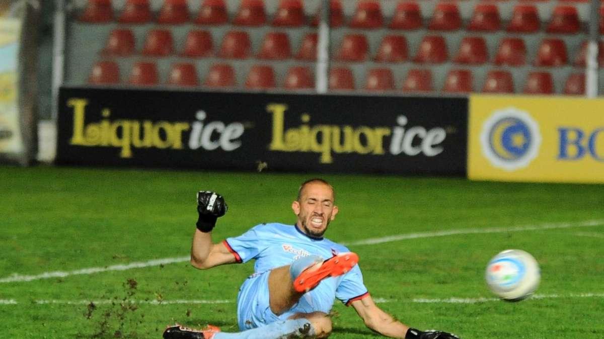 Vibonese, Mengoni dieci e lode