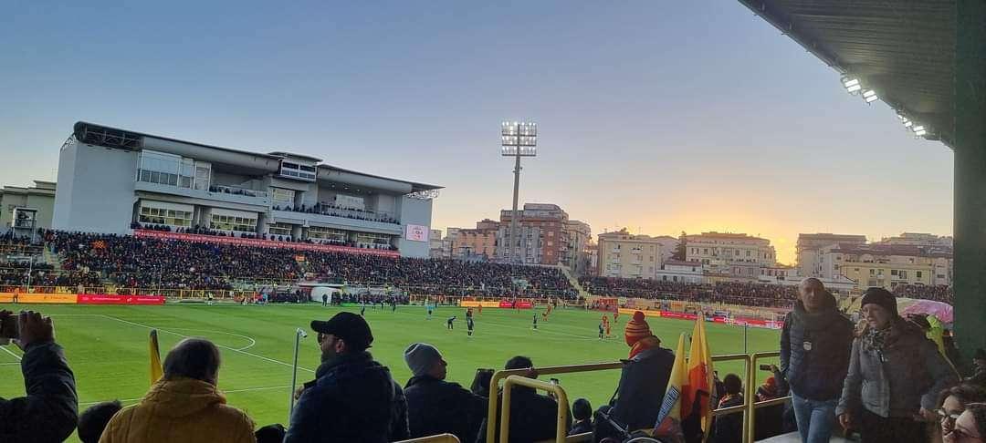Al Catanzaro il derby: decidono Iemmello e Biasci