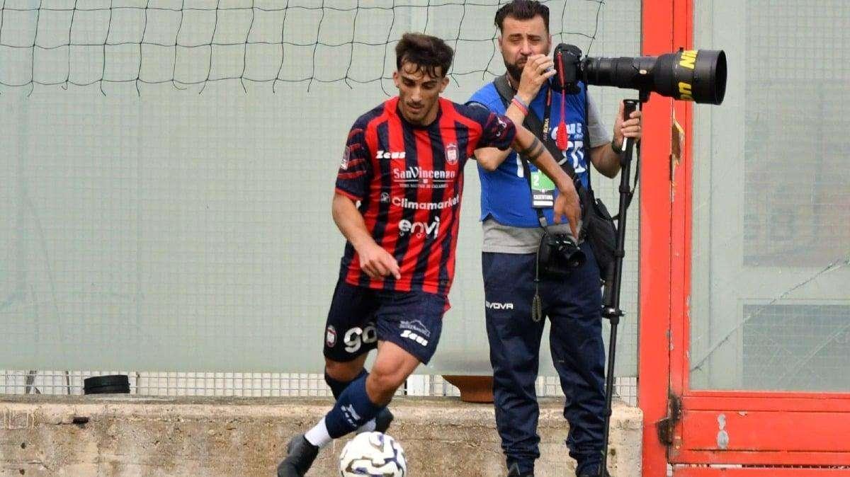 Impresa sfiorata per il Crotone, cade nel finale in dieci al Vigorito contro il Benevento