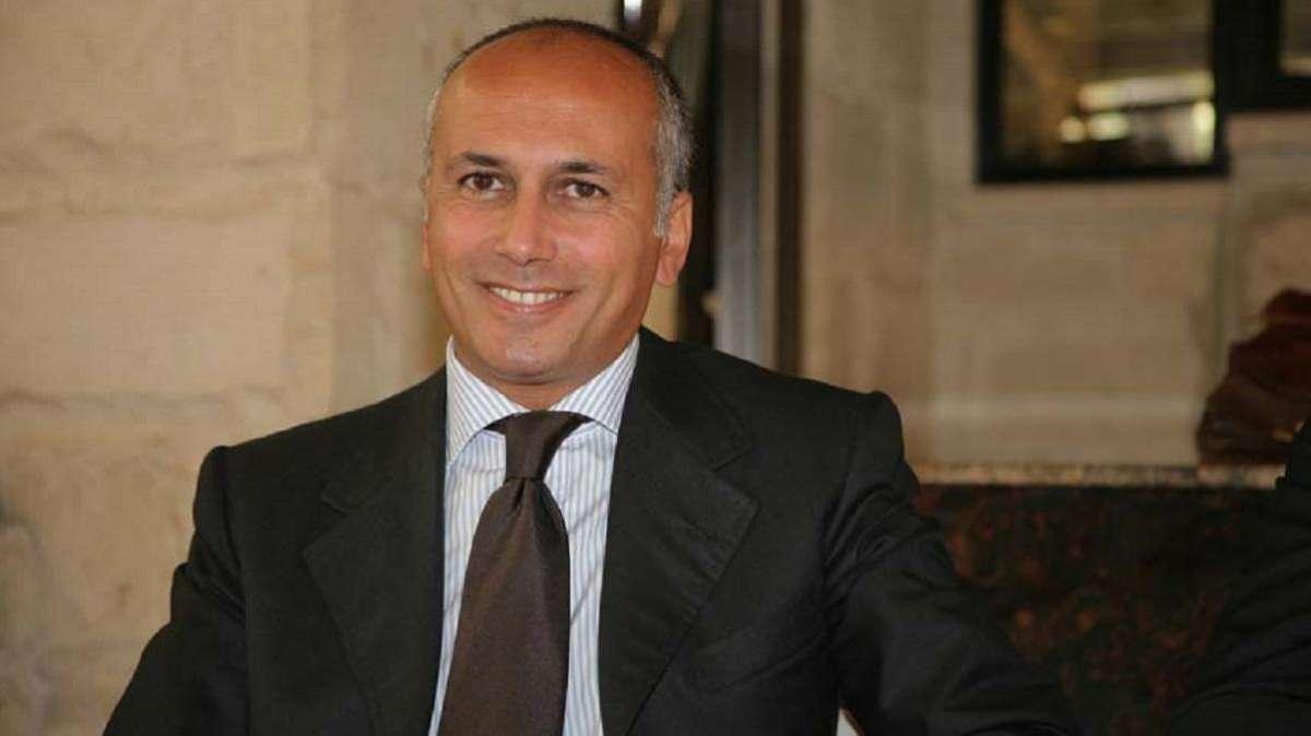 Cosenza, il sindaco Caruso rompe il silenzio: «Serve una cessione per ricucire lo strappo con la città»