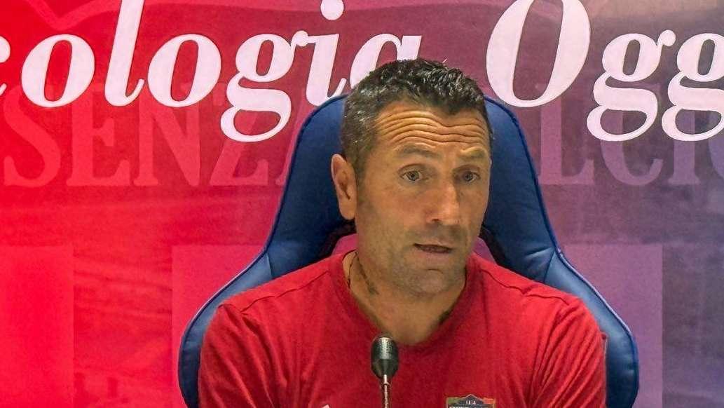 Cosenza-Salernitana, Buscè non si nasconde: "Serve un’impresa di squadra per fermarli"