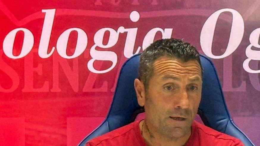 Buscè scuote il Cosenza: «Ogni partita va giocata come una finale di Champions League»