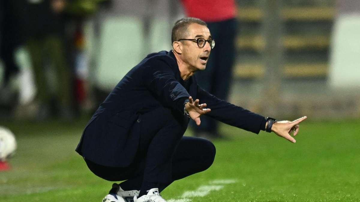 Crotone, Longo: "Contro il Cosenza servirà una gara giocata con cattiveria"