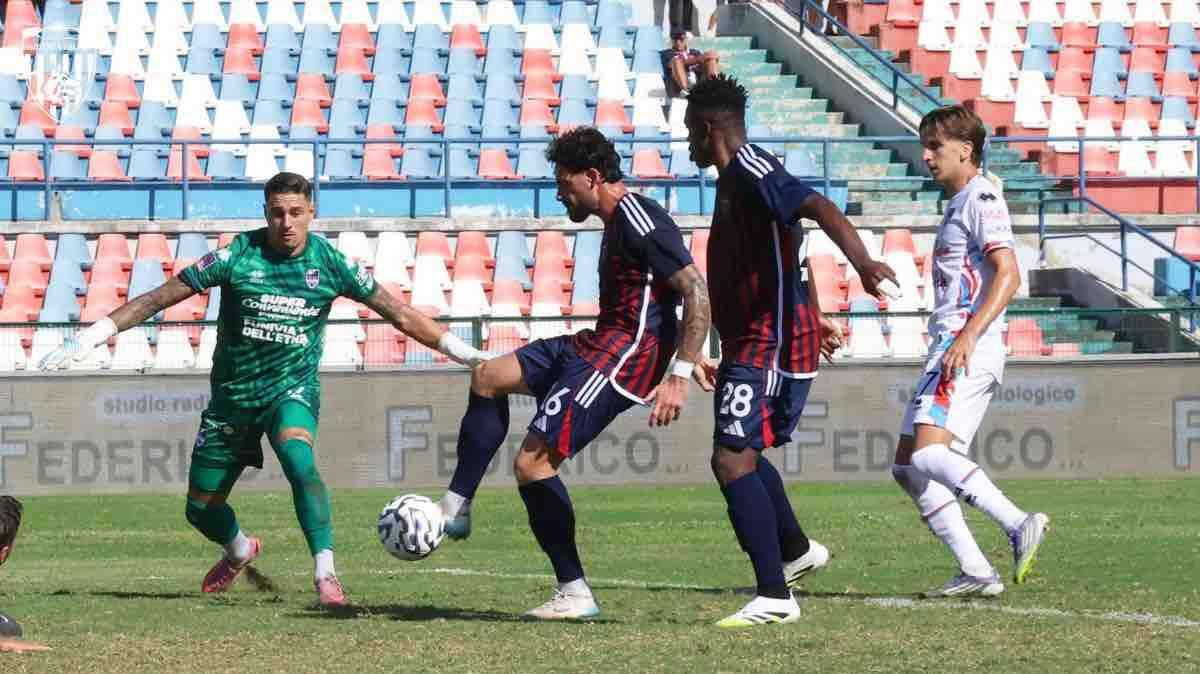 Cosenza blinda i suoi gioielli: Ricciardi verso il rinnovo, Guarascio fa muro
