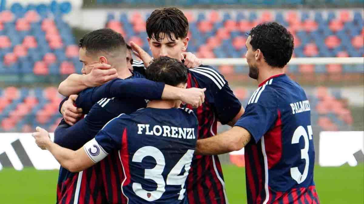 Cosenza inarrestabile: i numeri della rimonta che riapre la corsa al secondo posto