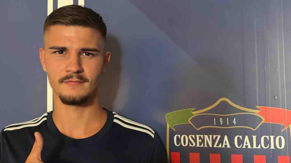 UFFICIALE - Cosenza, ingaggiato il centrocampista Giannini