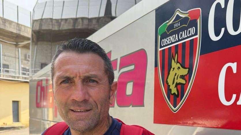 Cosenza, Buscè valuta nuove soluzioni tattiche per il derby