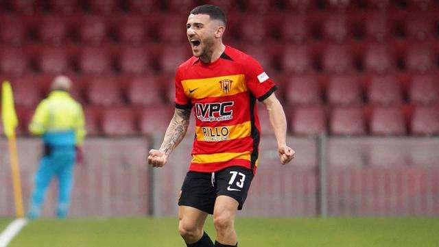 Cosenza-Benevento, Lamesta ammette: "Sapevo che il rigore non c'era"