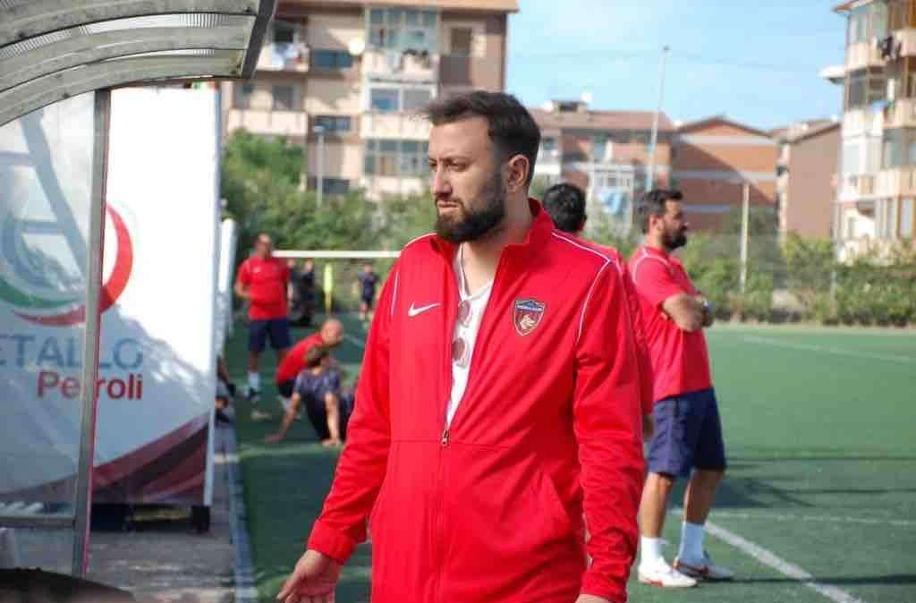 Cosenza, stangata disciplinare: inibizione fino al 2026 per il team manager Perna