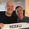 Cavese, maglia speciale consegnata a Max Pezzali