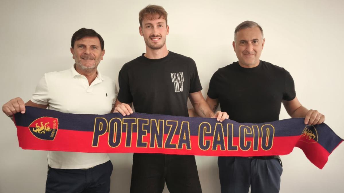 Potenza, rinforzo in difesa: ufficiale l'acquisto dell'ex Foggia Staver
