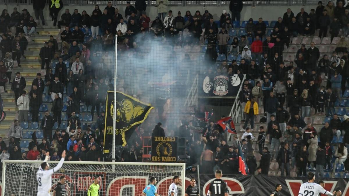 Crotone, Vrenna conferma l’iscrizione: “Abbiamo rischiato di non esserci”