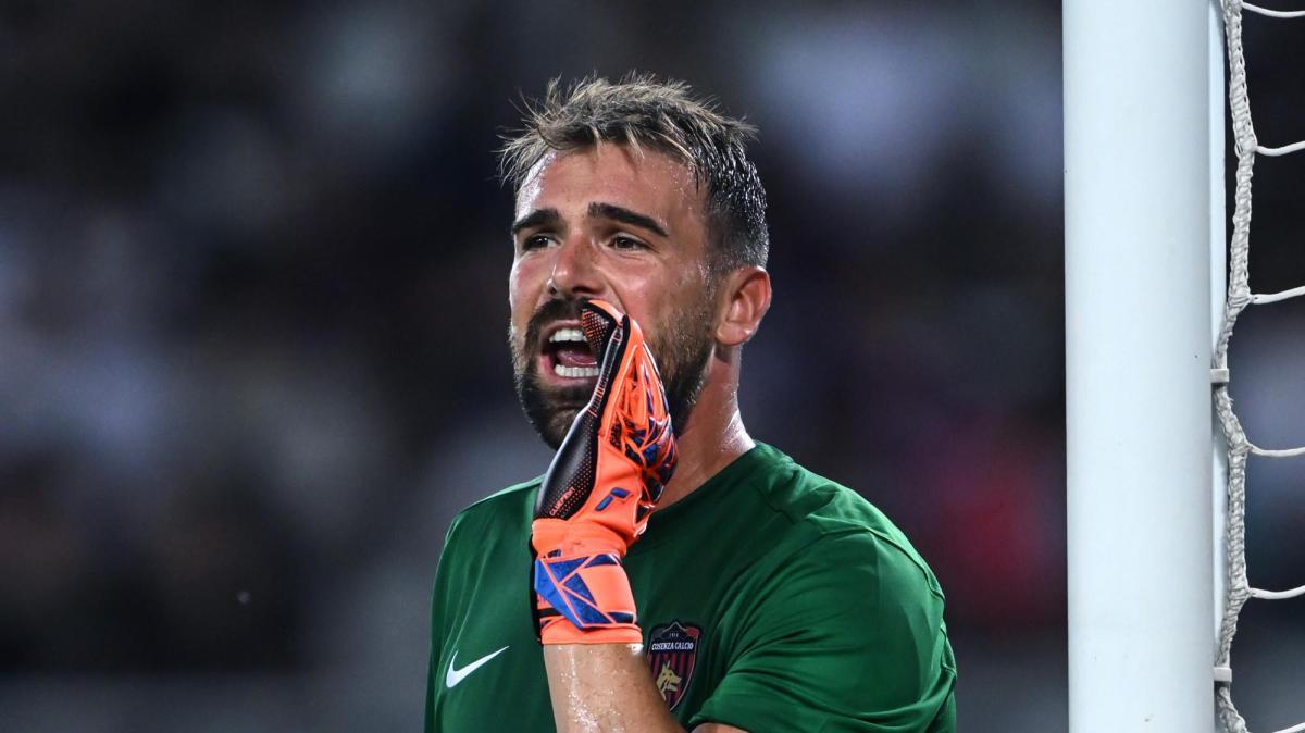 Spezia, è ufficiale l'acquisto di Micai: il portiere arriva da svincolato