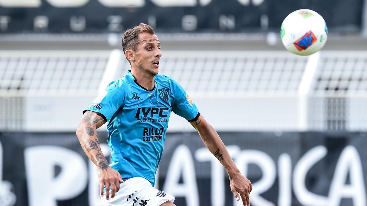 Giugliano, ufficiale il ritorno dell'ex Serie A Riccardo Improta
