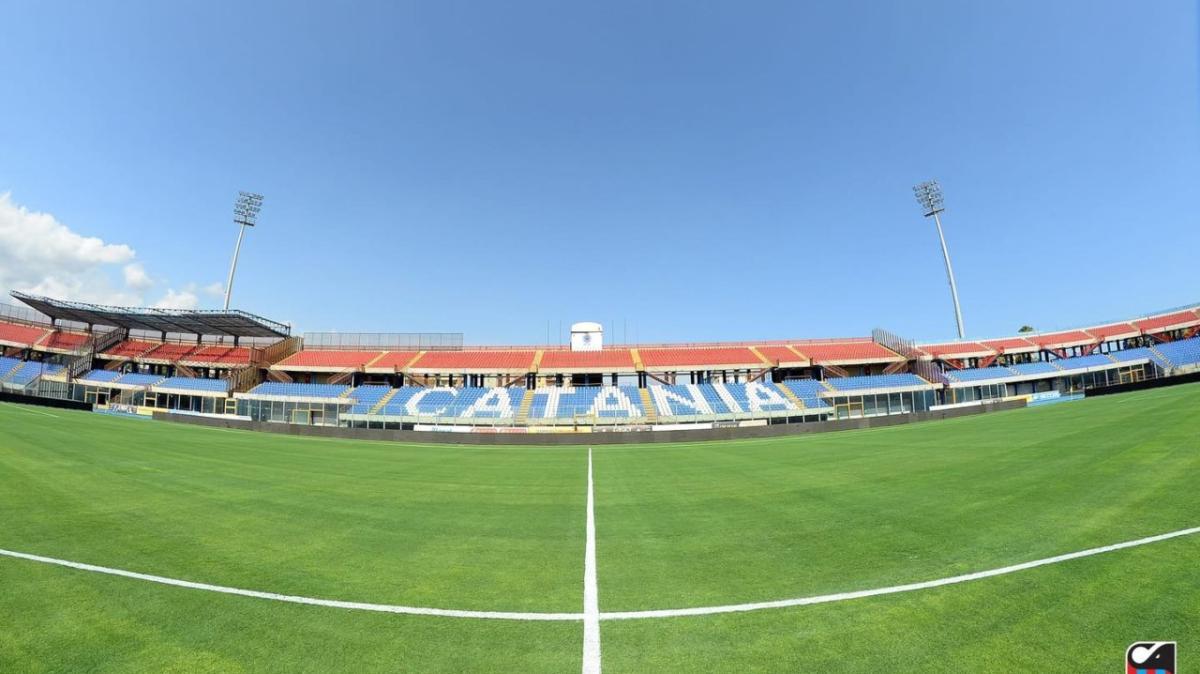 Catania, oggi la prima uscita della squadra di Longo
