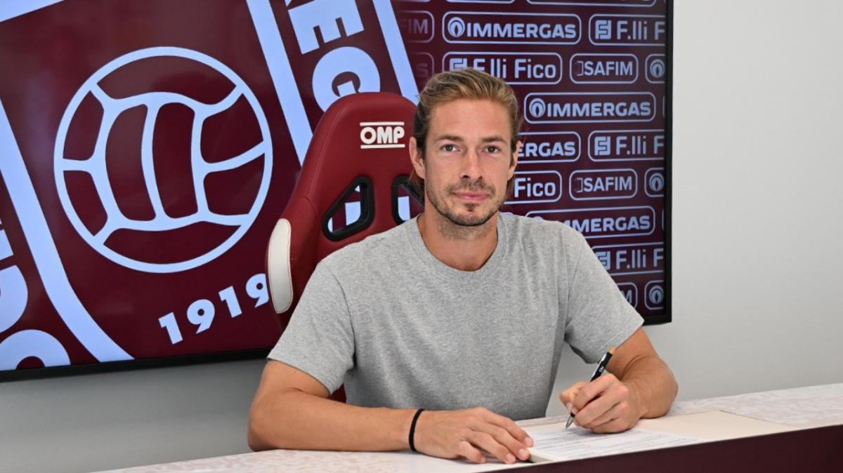 Reggiana, ufficiale l'arrivo di Castagnetti dal Cesena: contratto fino al 2028