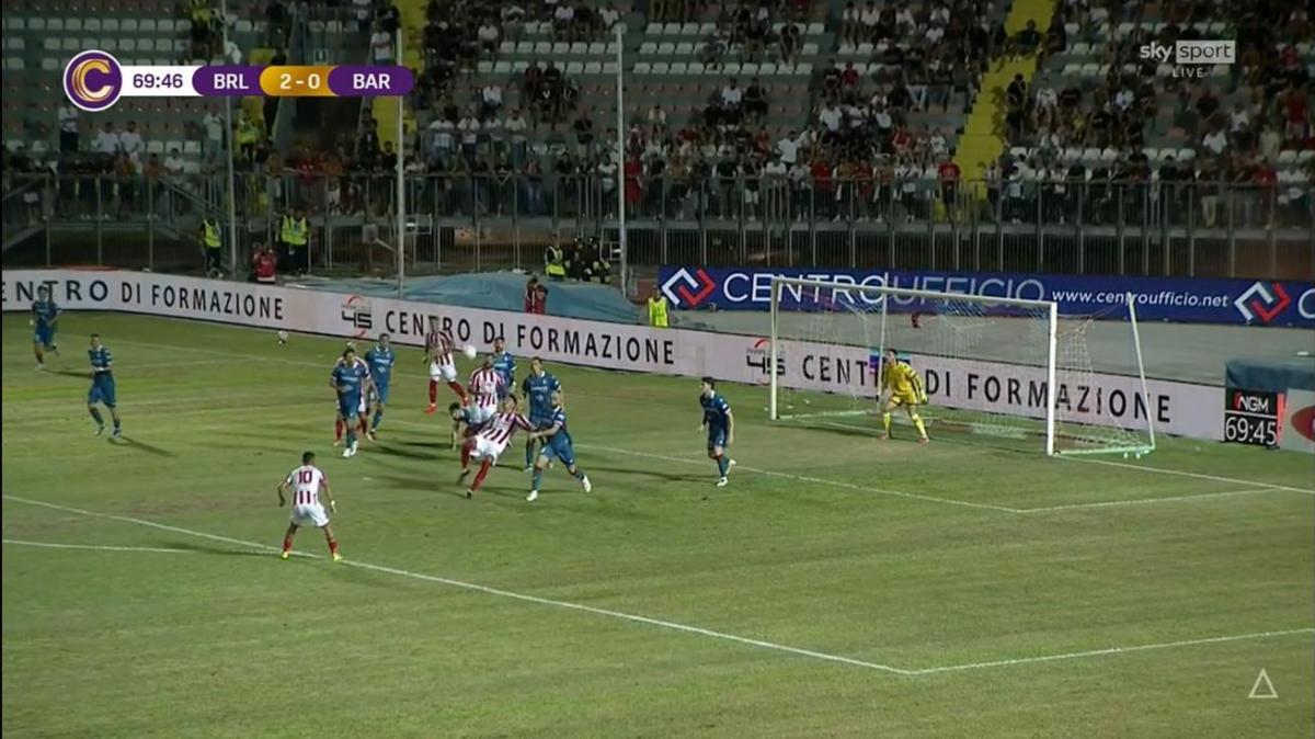 Barletta-Bari, clamoroso Da Silva: gol in rovesciata e 3-0 dopo 70 minuti