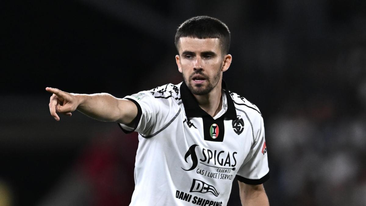 Spezia, adesso è anche ufficiale la cessione di Nagy al Ferencvaros