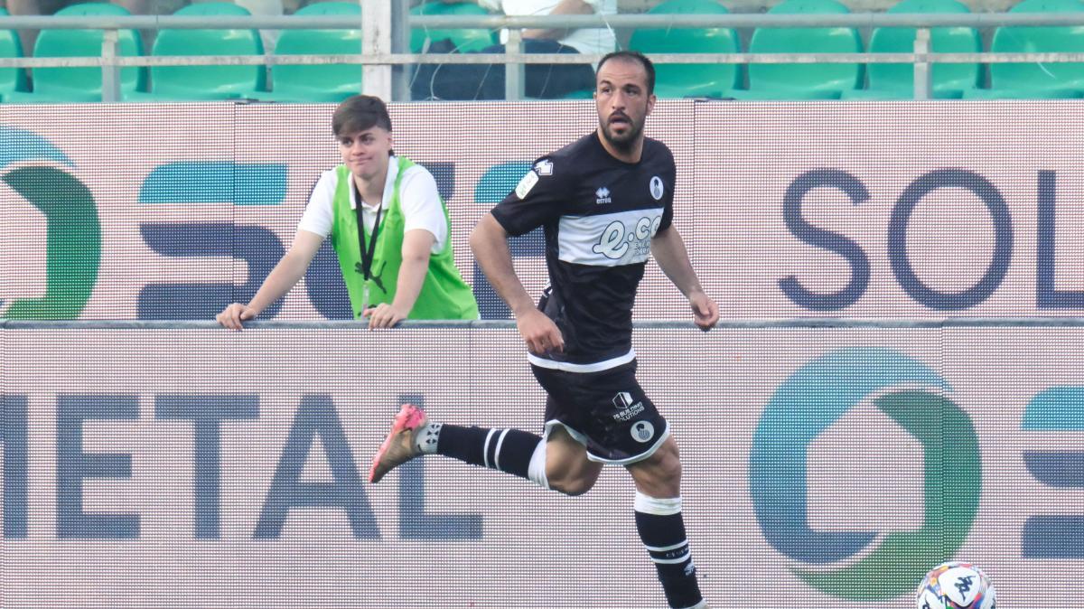 Reggiana, per l'attacco occhi su Olivieri del Cesena