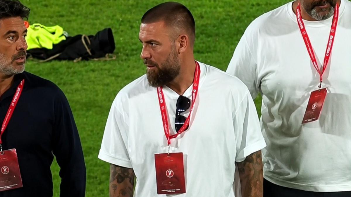 Daniele De Rossi presente all'esordio dell'Ostiamare contro il Perugia | Il video