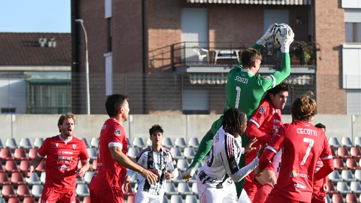 Arezzo e Reggiana su Matteo Sorzi: è corsa a due per l'ormai ex Carpi
