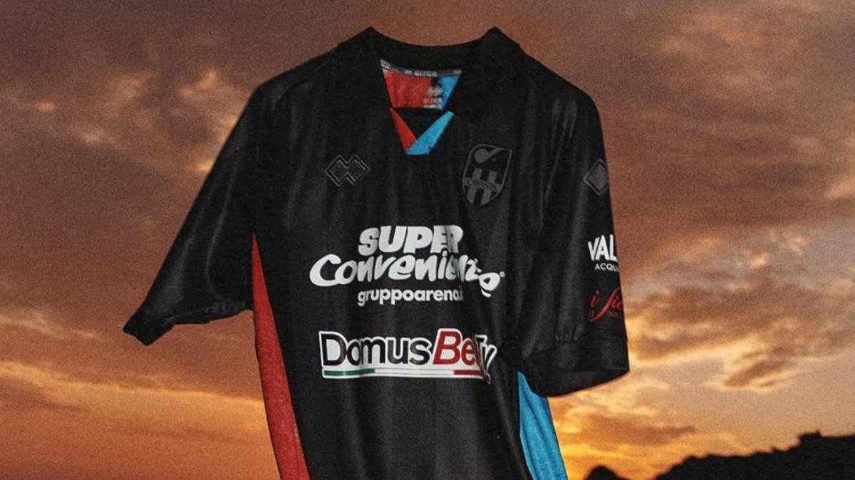 Catania, presentata la terza maglia "Colori dei territori"