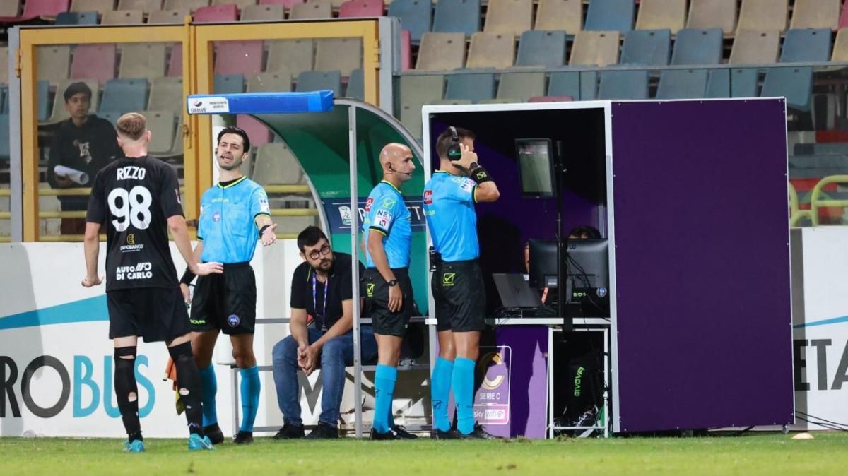 L’arbitro della finale playoff vola in Serie A: chi è Mattia Drigo